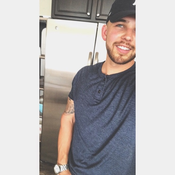 Profile Picture of Kelton Flinders (@flinderske) on Poshmark