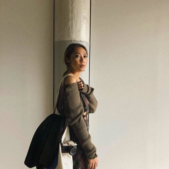 Profile Picture of Allyson Bagalay (@alllysins) on Poshmark