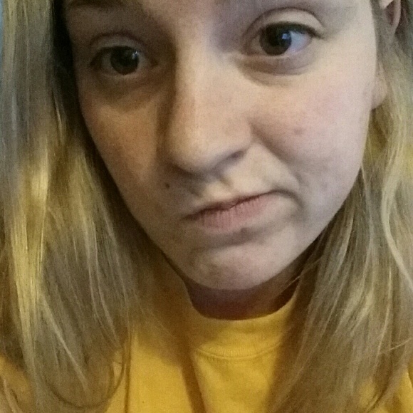 Profile Picture of Megan Bates (@batesmeg3) on Poshmark