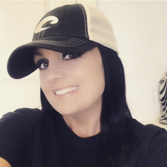 Profile Picture of Cassie Watson (@caseelyn) on Poshmark