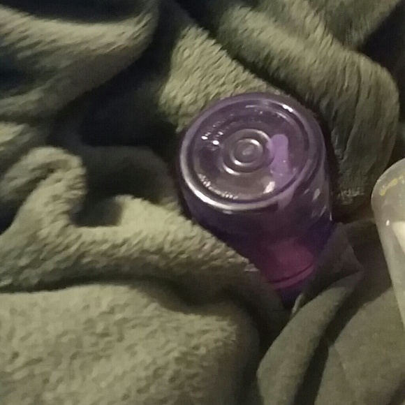 Profile Picture of Kelly Simon (@simonk1) on Poshmark