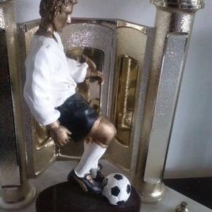 Profile Picture of Cesar Uribe (@cesaruribe08) on Twitter