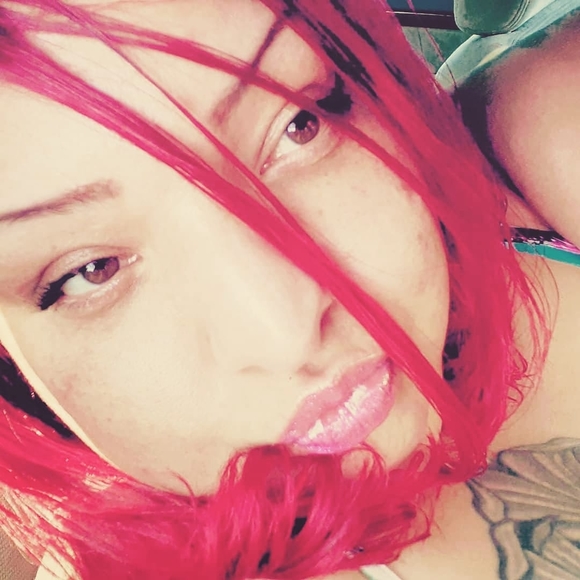 Profile Picture of Nichole Spikes (@spikesnichole) on Poshmark