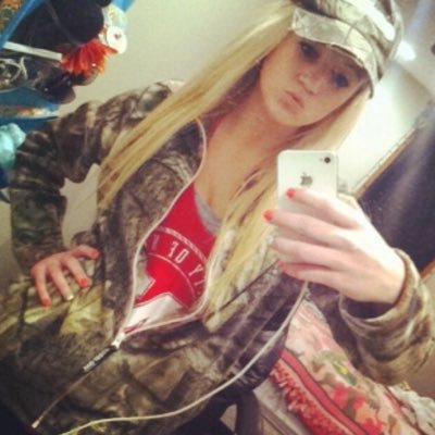 Profile Picture of Jess (@JessieSherman20) on Twitter