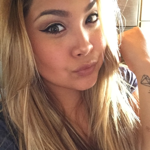 Profile Picture of Yessenia Vasquez (@yessiv0905) on Poshmark