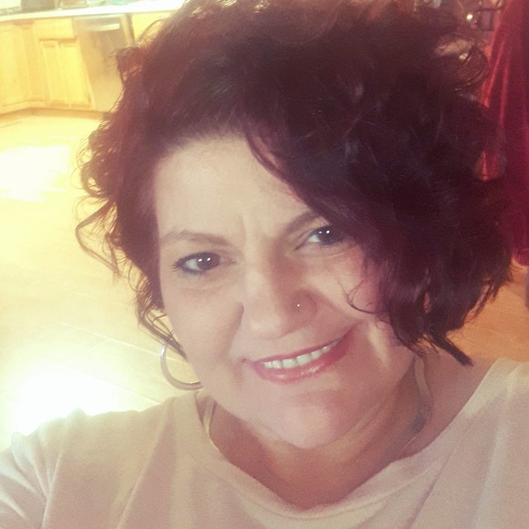 Profile Picture of Nikki Tidwell (@aubiechik24) on Poshmark