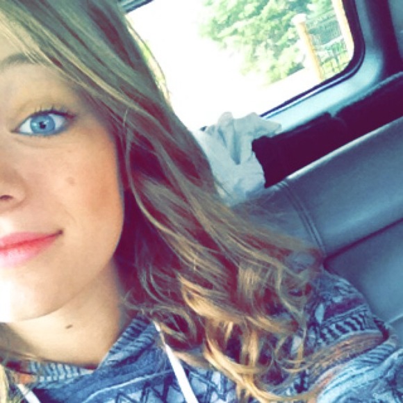 Profile Picture of Kiley Matthews (@kileeymariie) on Poshmark