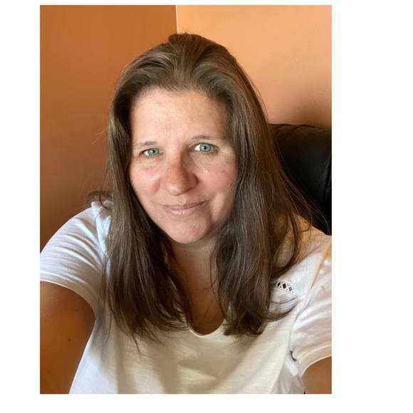 Profile Picture of Michelle Carlino (@mcarlino) on Poshmark