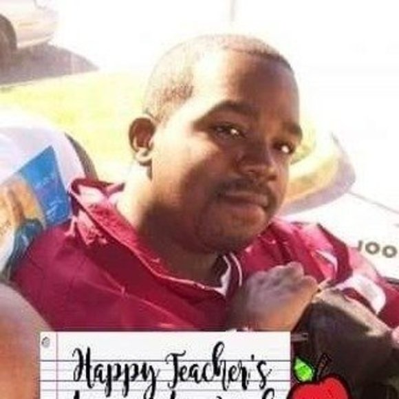 Profile Picture of Darius Hatcher (@dariushatche382) on Poshmark