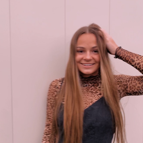 Profile Picture of Allison Heinrich (@allisonheinr22) on Poshmark