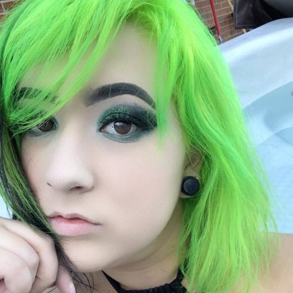 Profile Picture of Tory Tomkiewicz (@tory97) on Poshmark