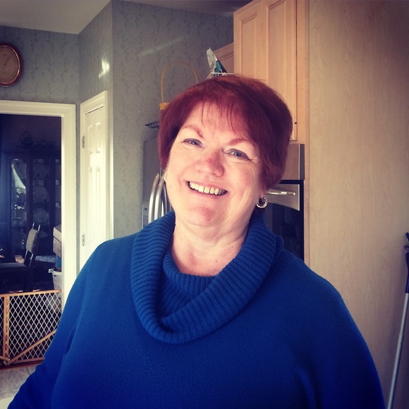 Profile Picture of Carol Hanges (@carolhang) on Poshmark