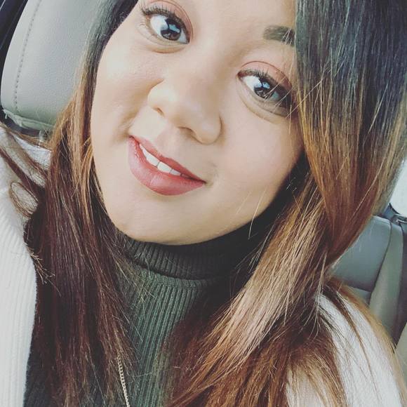 Quinn Jones - Poshmark Profile Picture of Quinn Jones (@qmjones419) on Poshmark