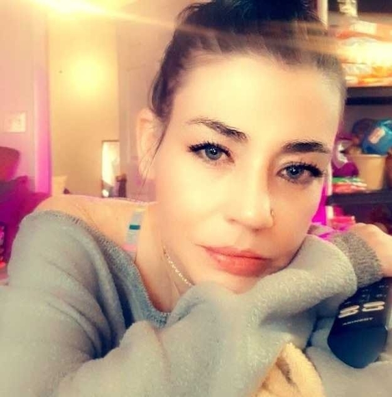Profile Picture of Allison Hassek (@allisonhassek) on Poshmark
