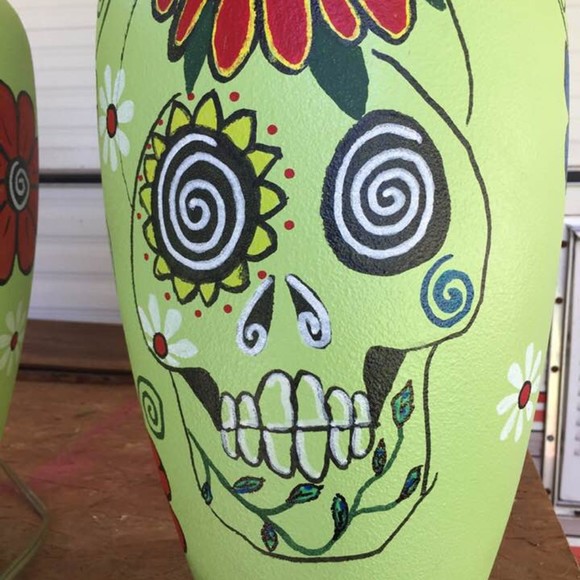 Profile Picture of Cheri Thomley (@catchingadream) on Poshmark