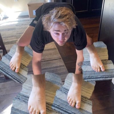 Profile Picture of Sensitive Ass Bish  🎎 (@JoePratt_) on Twitter