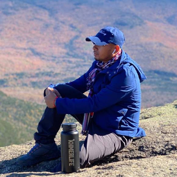 Profile Picture of Setha Sen (@sethasen401) on Poshmark