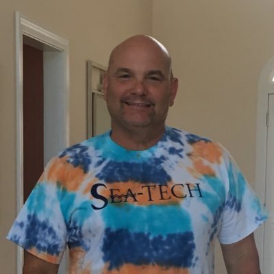 Profile Picture of Randy Duncan (@MrDSwimVetTeach) on Twitter