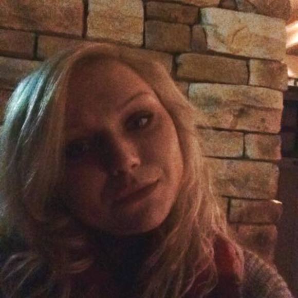 Profile Picture of Ashley Dobay (@gingers145) on Poshmark