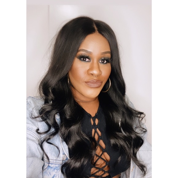 Profile Picture of Chelsie Hood (@chellseauh) on Poshmark