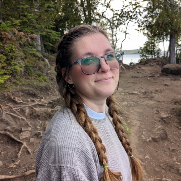 Profile Picture of Natalie Forbear (@maryjanezmommy) on Poshmark