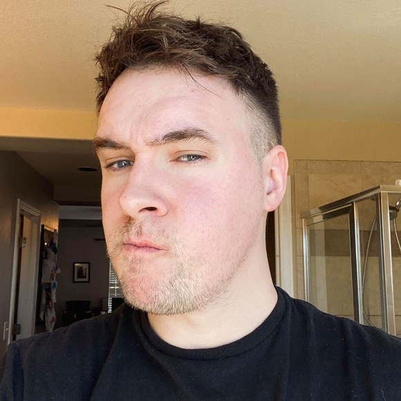 Profile Picture of Gavin Gillette (@gtgillette) on Poshmark