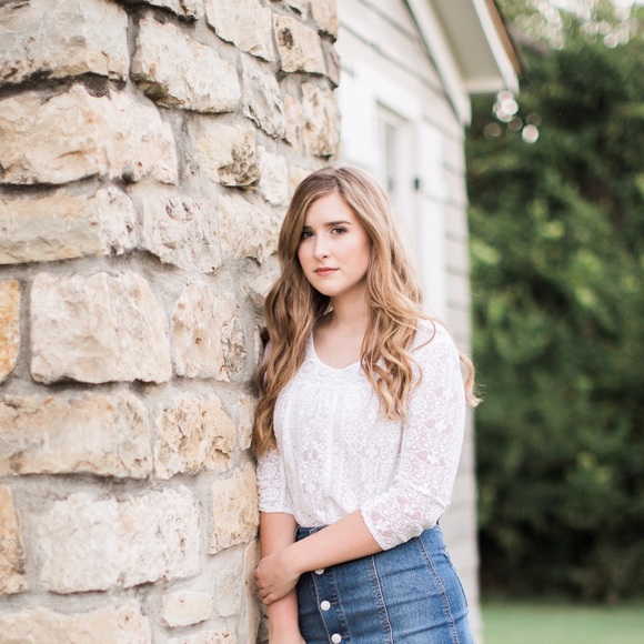 Profile Picture of Kristen Mattiza (@kristenlmattiza) on Poshmark