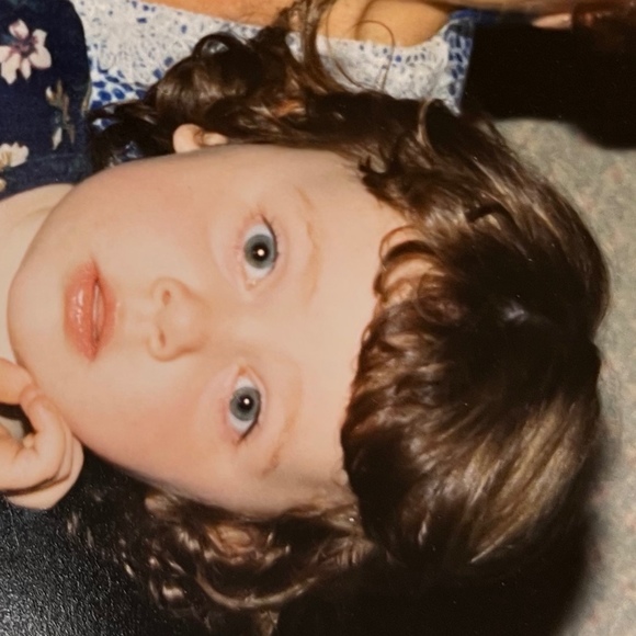 Profile Picture of Madeline Smart (@saddymart) on Poshmark