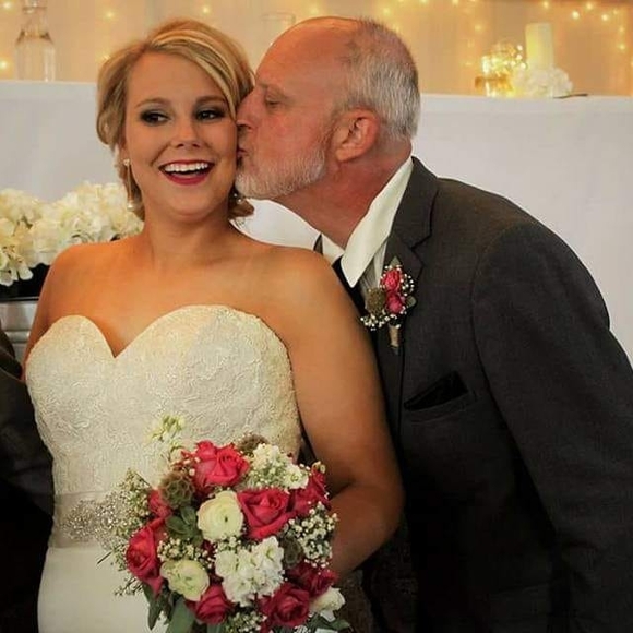 Profile Picture of Danielle Maas (@dan_str_2012) on Poshmark