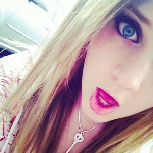 Amy Chapman - Myspace Profile Picture of Amy Chapman (@amyvonvanity) on Myspace