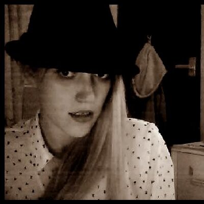 Profile Picture of Kim Fryer (@kim_fryer) on Twitter