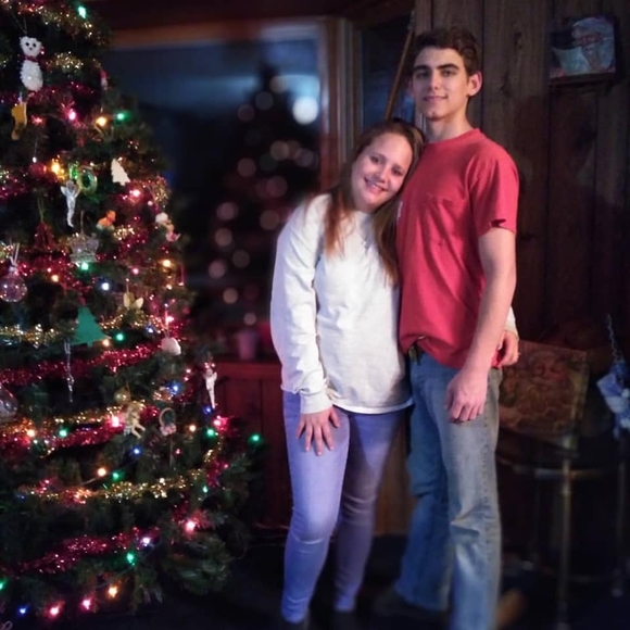 Profile Picture of Bree Carter (@breecarter200) on Poshmark