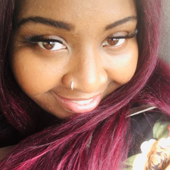 Profile Picture of Reaves Maya (@nitarasnluv) on Poshmark