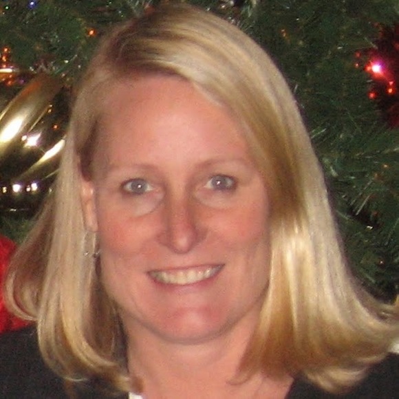 Profile Picture of Carol Mackinlay (@stylishcm) on Poshmark