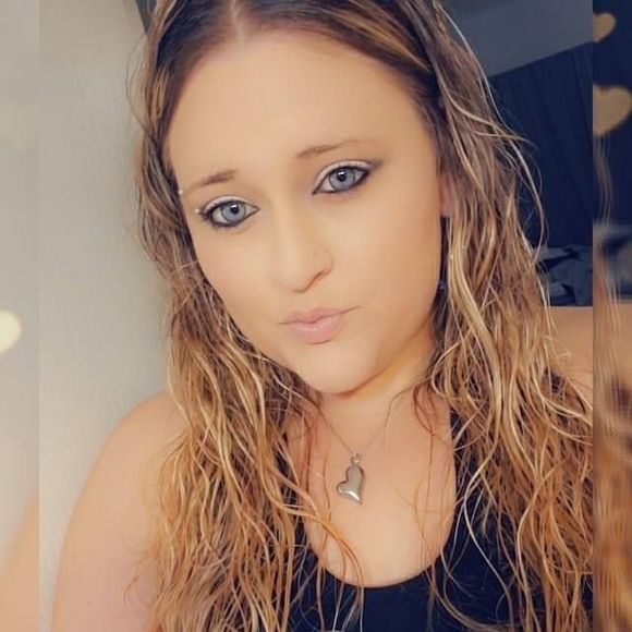 Profile Picture of Misty Wolfe (@mistywolfe555) on Poshmark