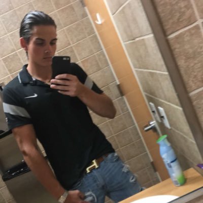 Profile Picture of Ch (@chris_hirsch98) on Twitter
