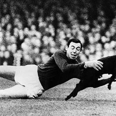Profile Picture of Bob Truswell (@ColtsKeepersGK) on Twitter