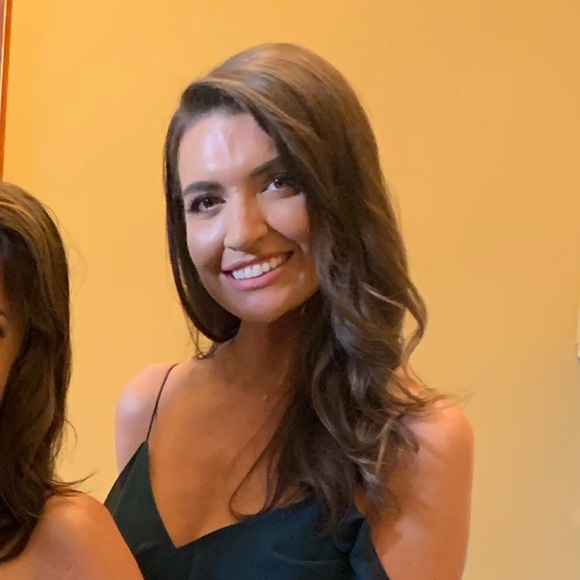 Profile Picture of Brianna Hanek (@bhanek1) on Poshmark