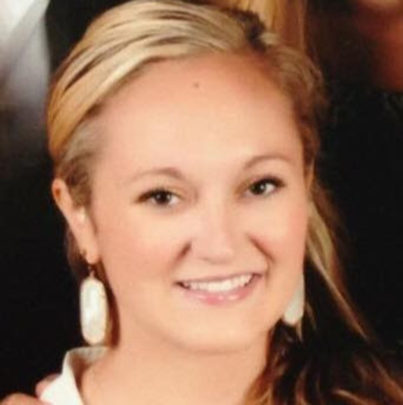 Courtney Checchin - Poshmark Profile Picture of Courtney Checchin (@cchecchin) on Poshmark