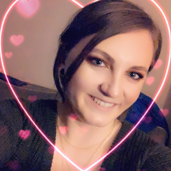 Profile Picture of Christine Diderrich (@cdiderrich236) on Poshmark