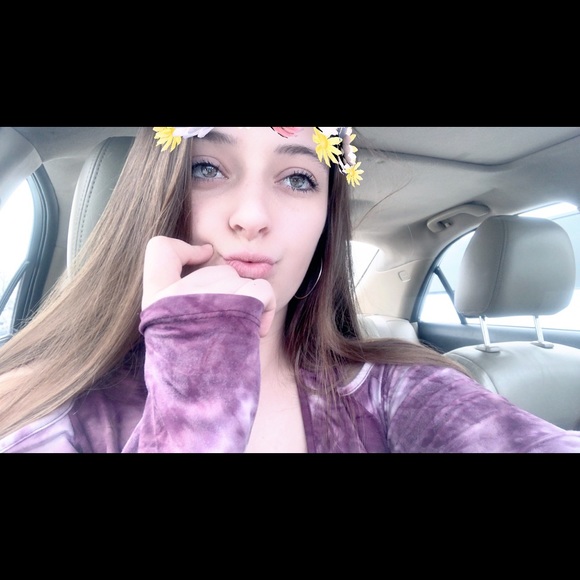 Profile Picture of Hope Perkins (@hope1120) on Poshmark