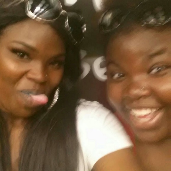 Profile Picture of Aretha Thompson (@mrzaretha) on Poshmark