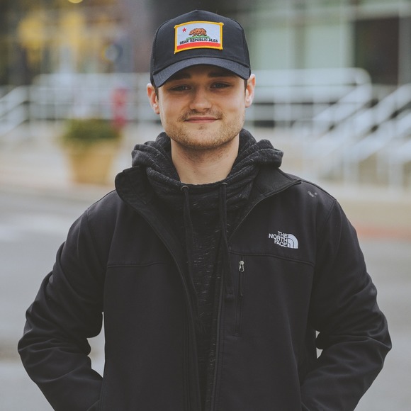 Profile Picture of Ben Schwartz (@bwschwartz96) on Poshmark