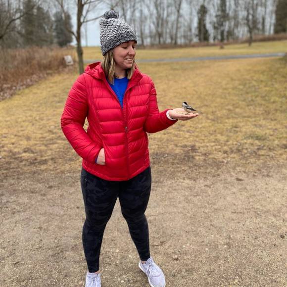 Profile Picture of Nicole Heling (@nicoleheling) on Poshmark