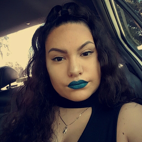 Profile Picture of Karely Ramirez (@karely352) on Poshmark