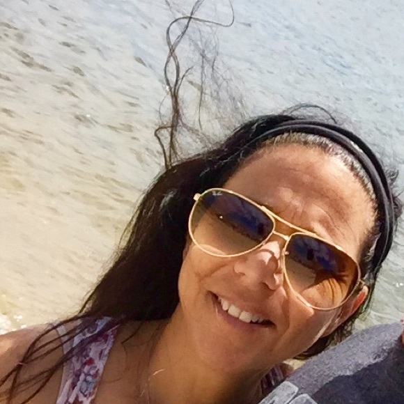 Profile Picture of Tali Levy (@taliglitz) on Poshmark