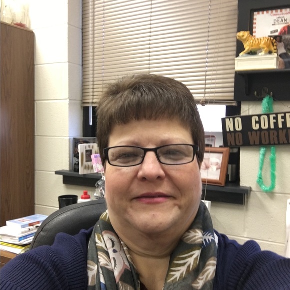 Profile Picture of Debbie Hazel-lambert (@dhlrn123) on Poshmark