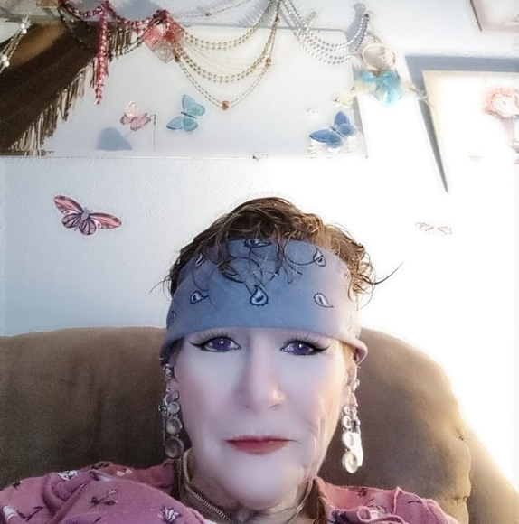 Profile Picture of Kimberlie Braninburg (@braninburgkim52) on Poshmark