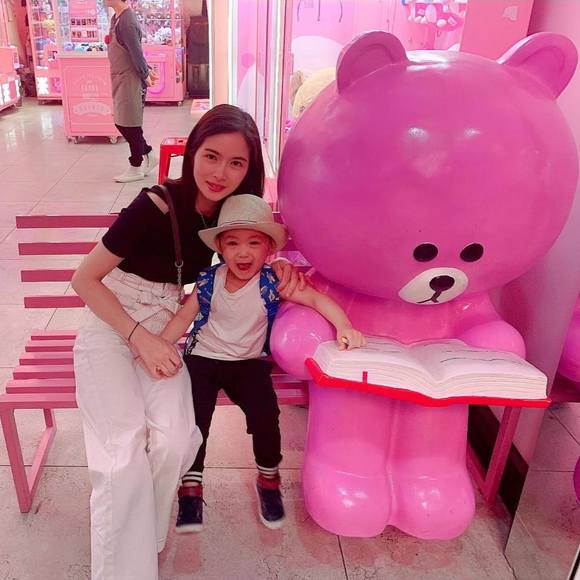 Profile Picture of Arielle meimei Yu-gao (@nfjzv) on Poshmark