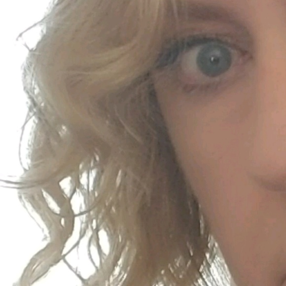 Profile Picture of Maureen Galligan (@feely) on Poshmark